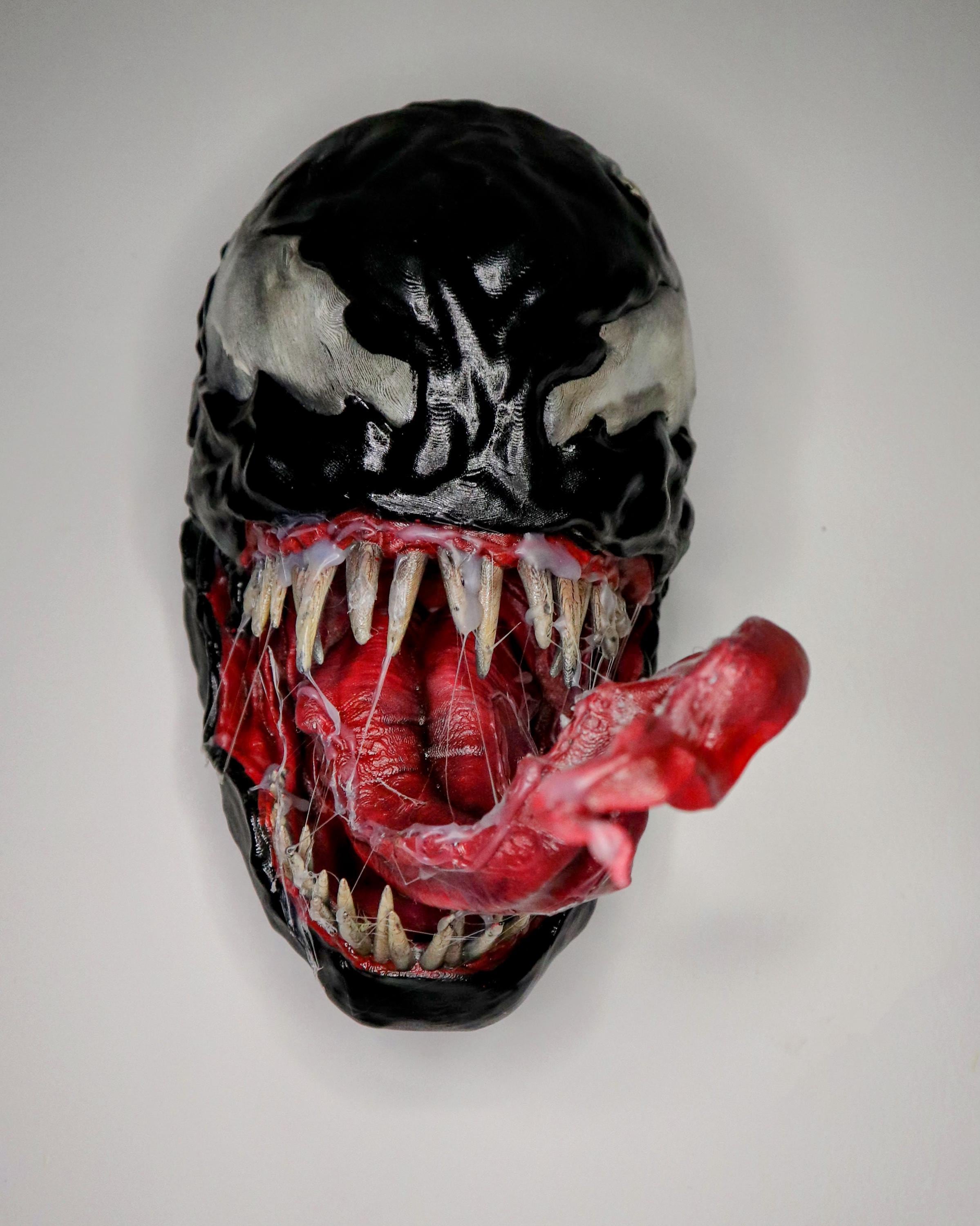 011 "VNM" – Venom Bust 3D Print – Hand-Painted Sculpture 26×20×15 cm – Unique Collector’s Piece