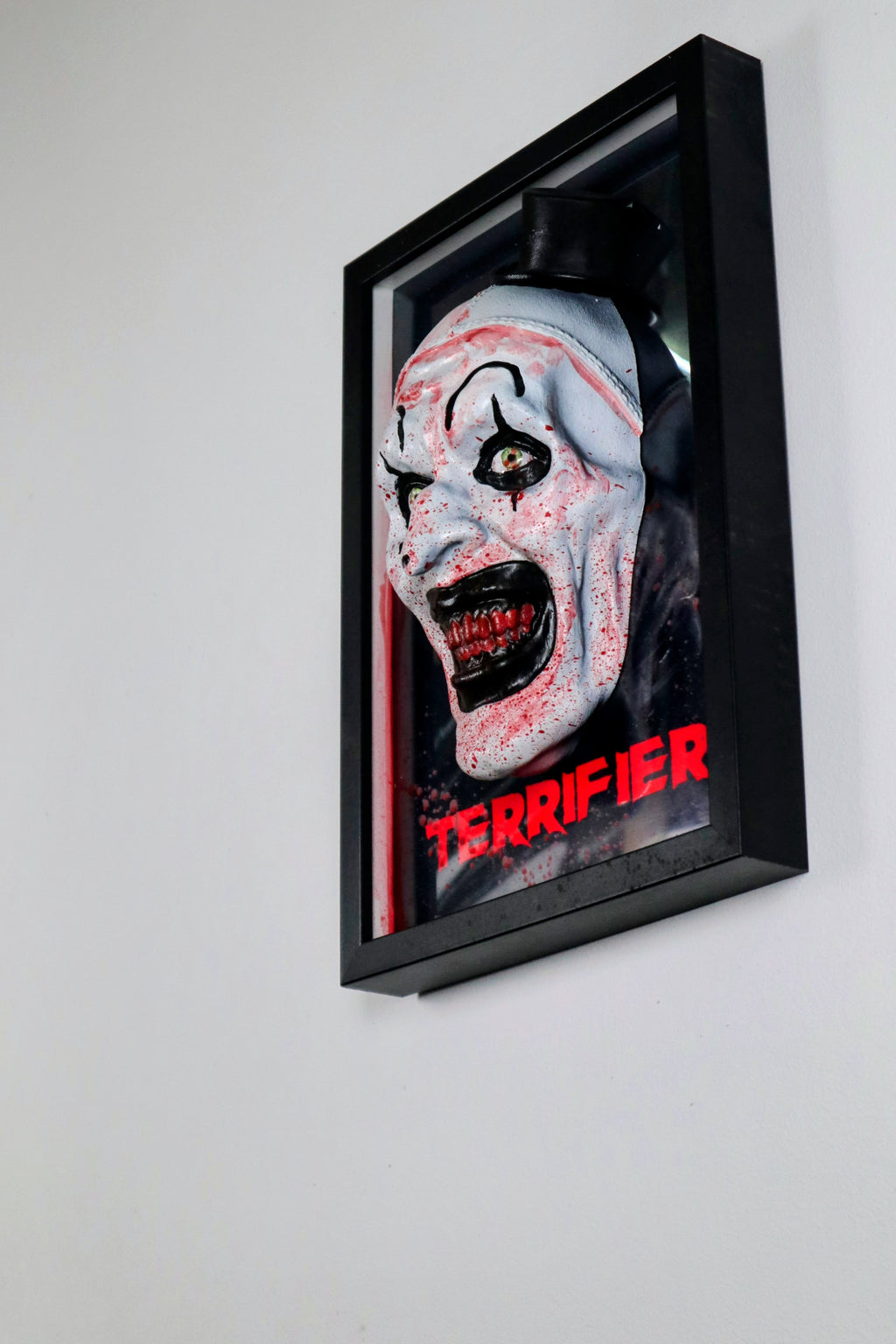 NIGHTMARES IN FRAMES — Art der Clown