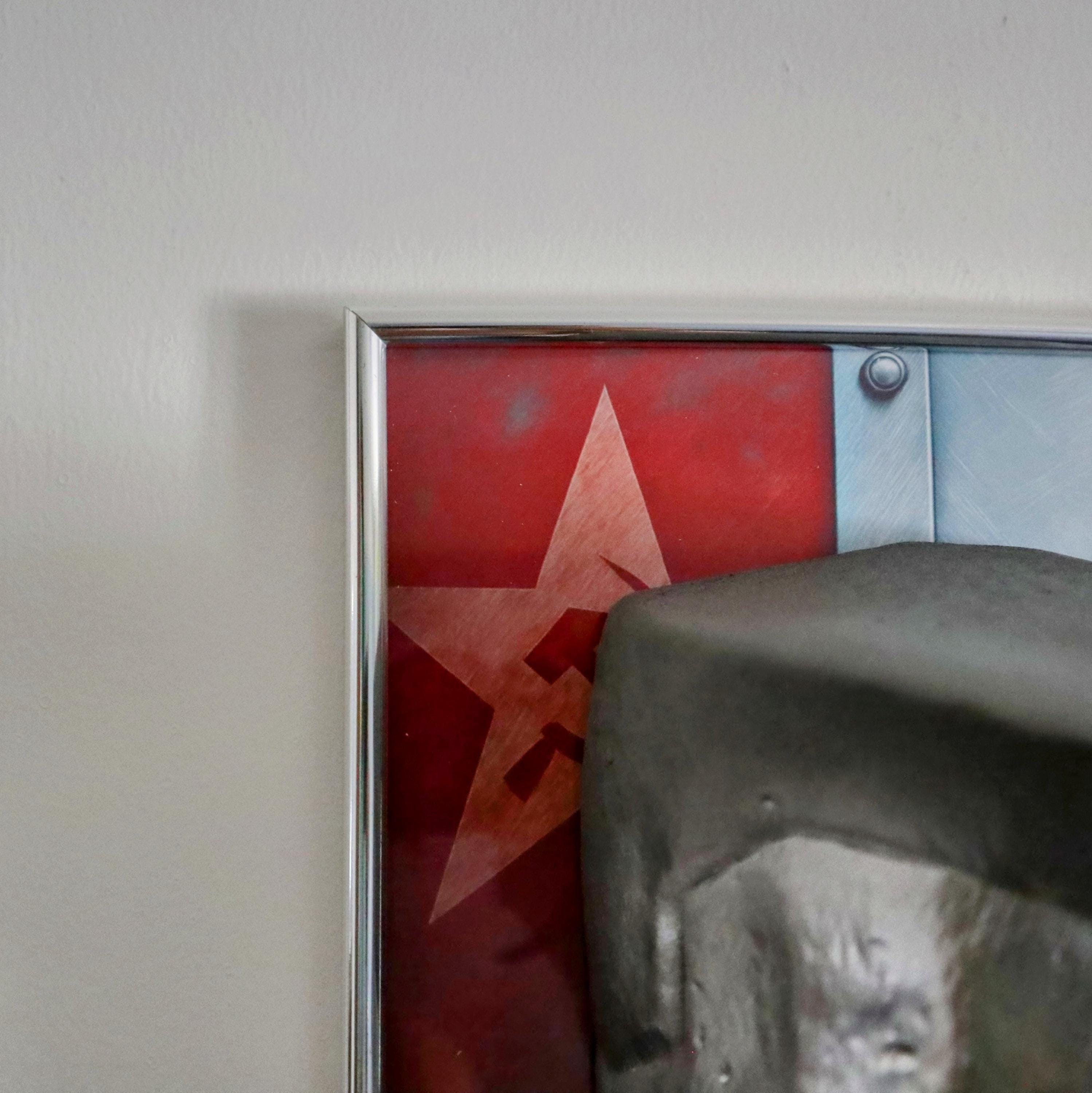 Colossus 3D Wall Art – Silver Mask 30×22×10 cm • Silver Frame • Hammer and Sickle Background • Handmade