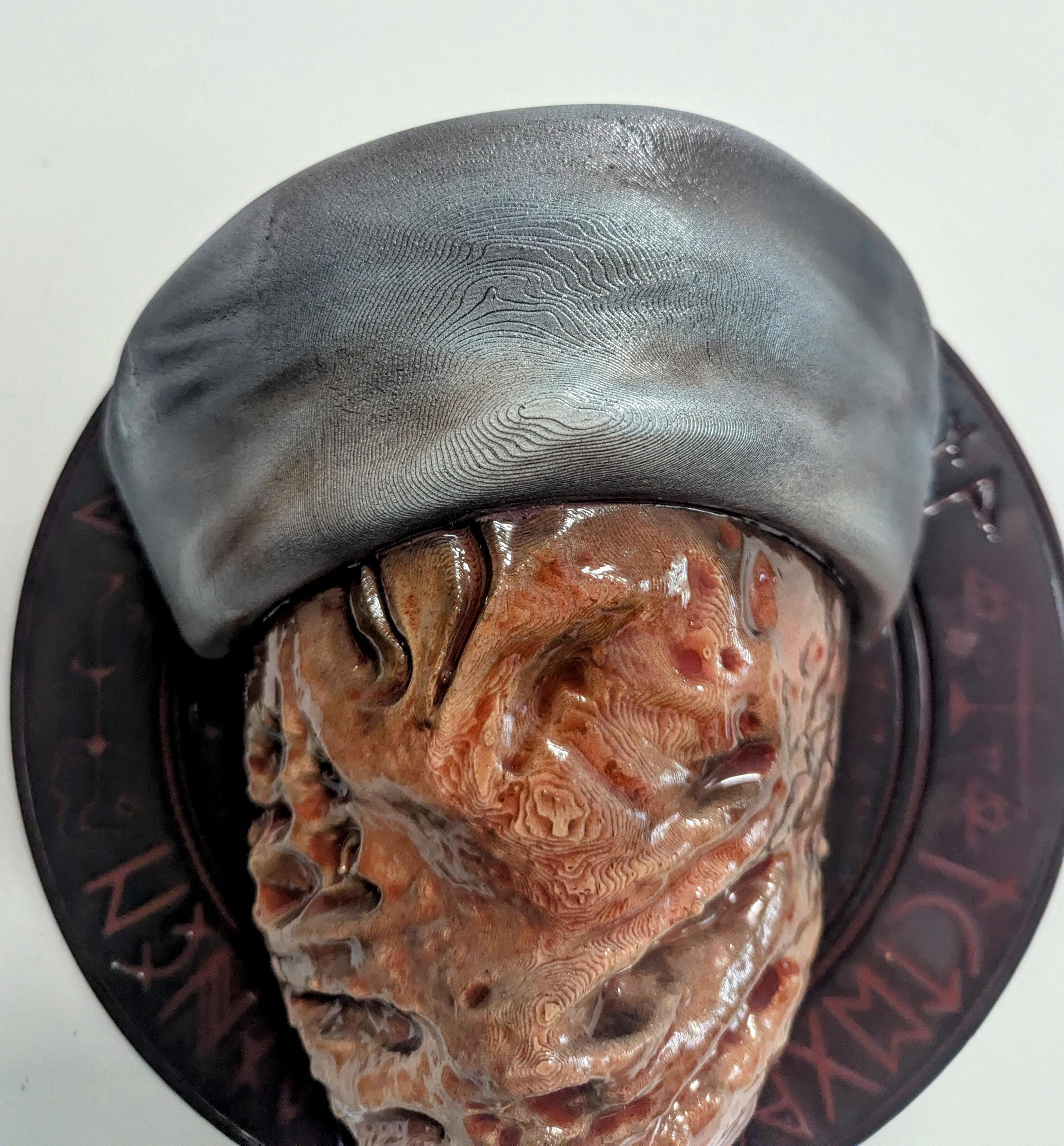027 “SHN” – Testa artistica da parete dell’infermiera di Silent Hill - Fan Art 3D dipinta a mano - Base Ø24×9 cm