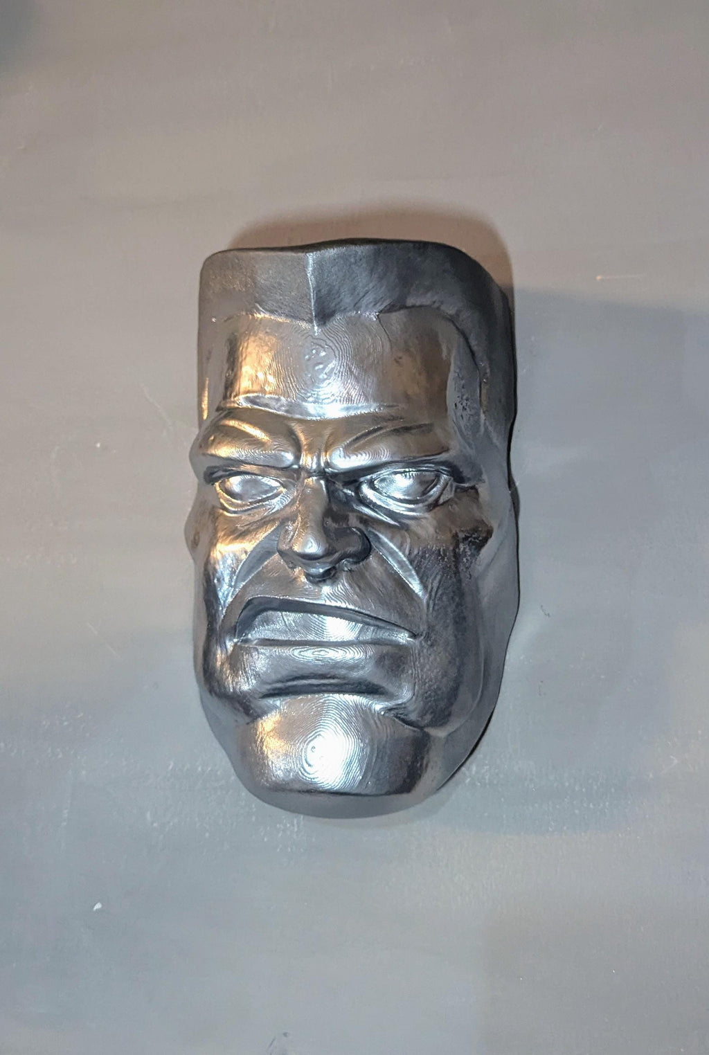 Colossus 3D Wall Art – Silver Mask 30×22×10 cm • Silver Frame • Hammer and Sickle Background • Handmade
