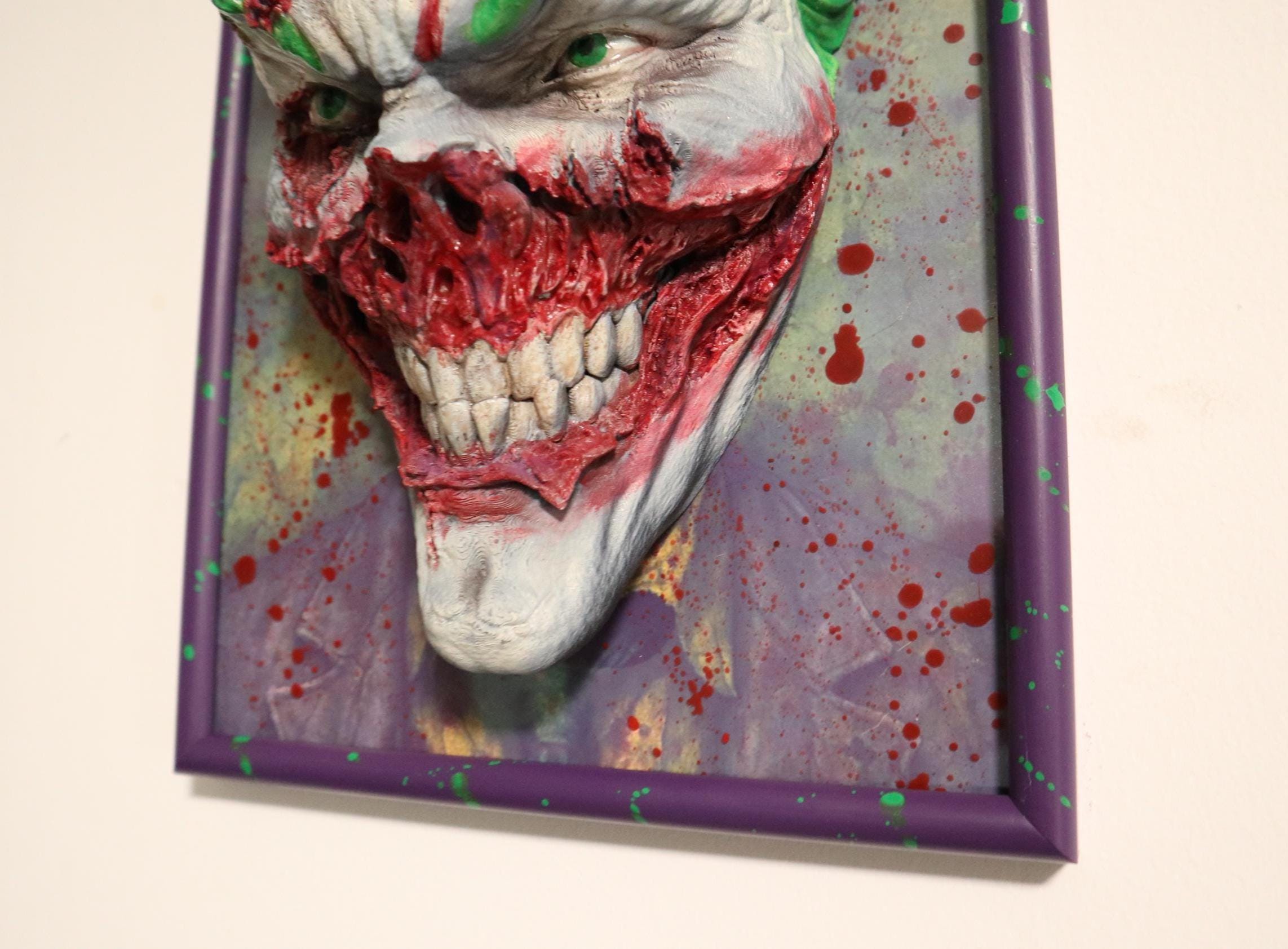Why So Serious – 3D Joker Mask Wall Art 30×22×12 cm • Hand-Painted Purple Frame • Horror Blood Effect