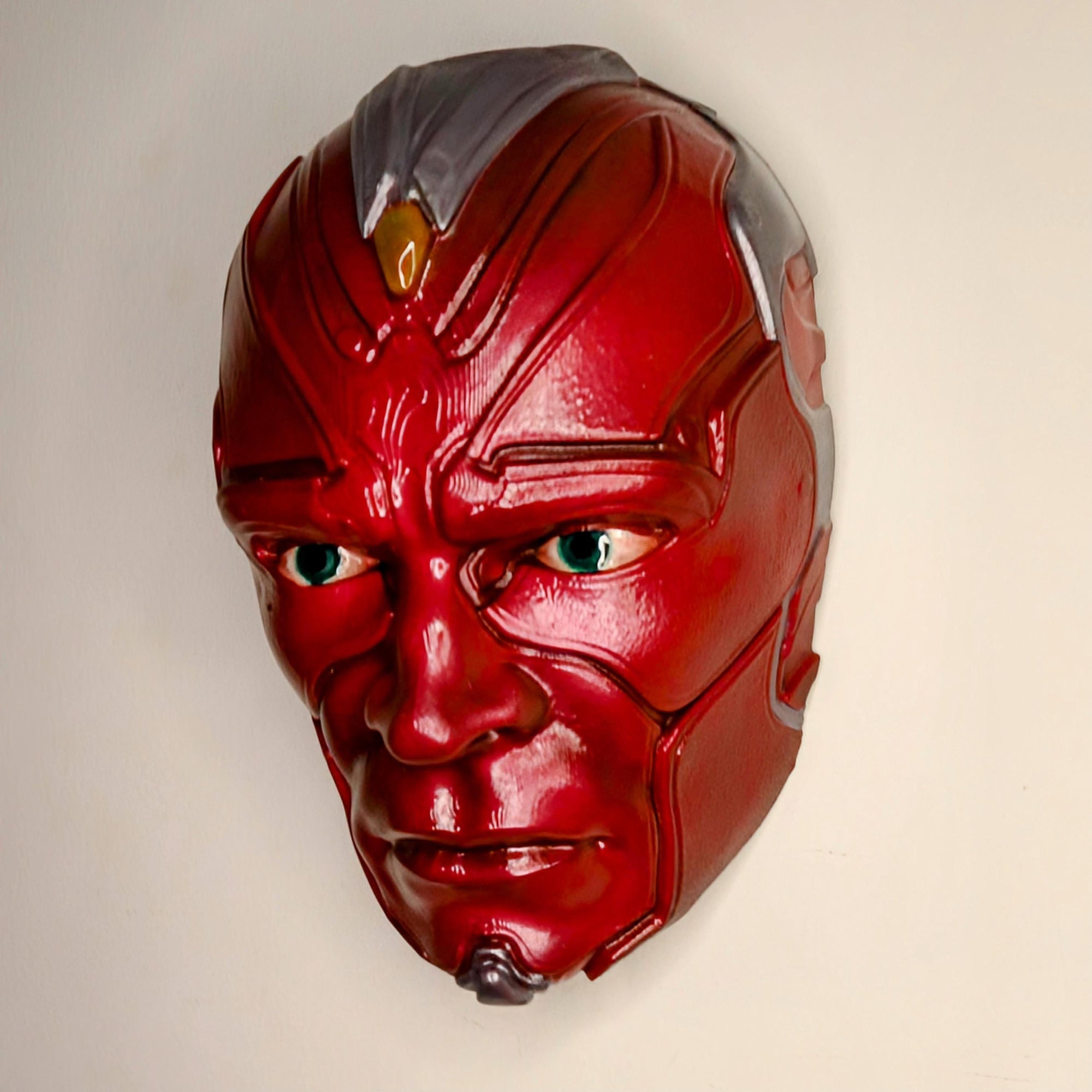 019 “VSN” – Testa a Muro Artistica di Visione Marvel • Fan Art 3D Dipinta a Mano • 23×15×10 cm