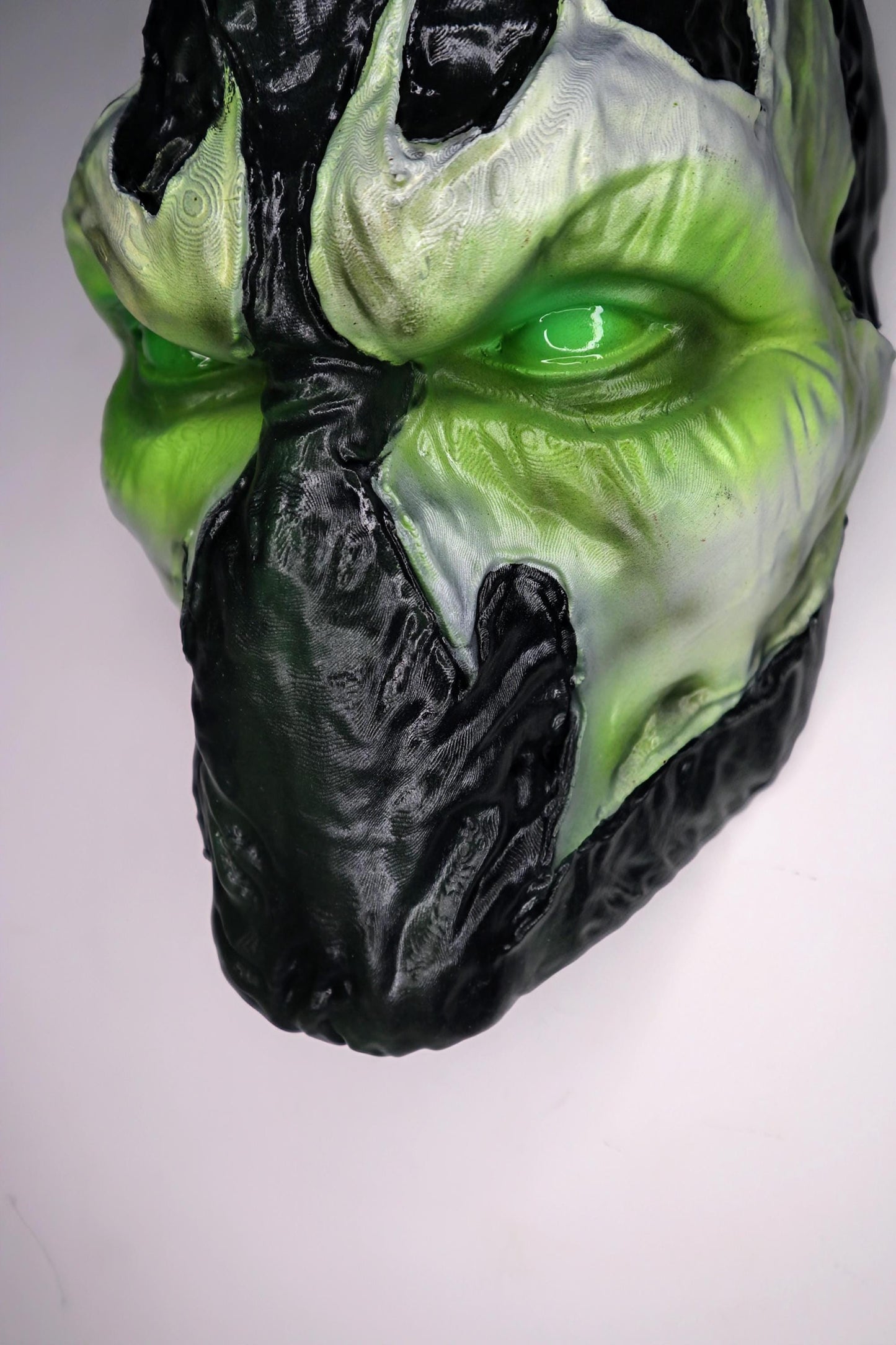 020 "SPW" – Testa a Muro Artistica di Spawn • Fan Art 3D Dipinta a Mano • 24×18×16 cm