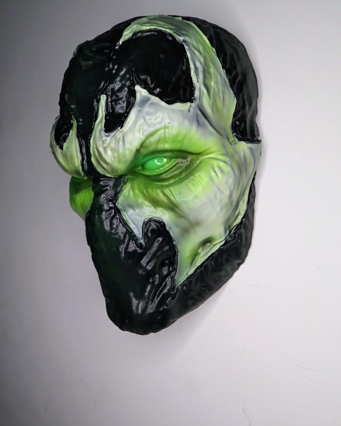 020 "SPW" – Testa a Muro Artistica di Spawn • Fan Art 3D Dipinta a Mano • 24×18×16 cm