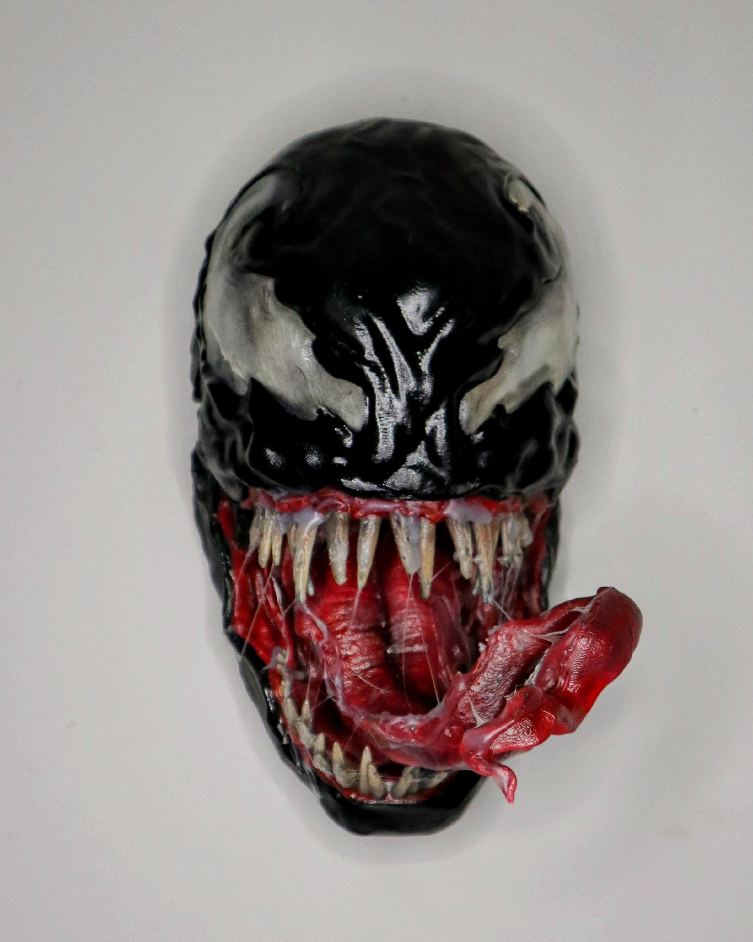 011 "VNM" – Venom Bust 3D Print – Hand-Painted Sculpture 26×20×15 cm – Unique Collector’s Piece