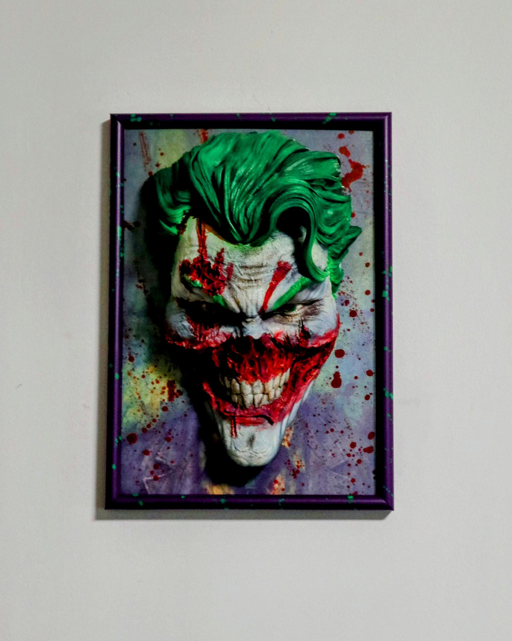 Why So Serious – 3D Joker Mask Wall Art 30×22×12 cm • Hand-Painted Purple Frame • Horror Blood Effect