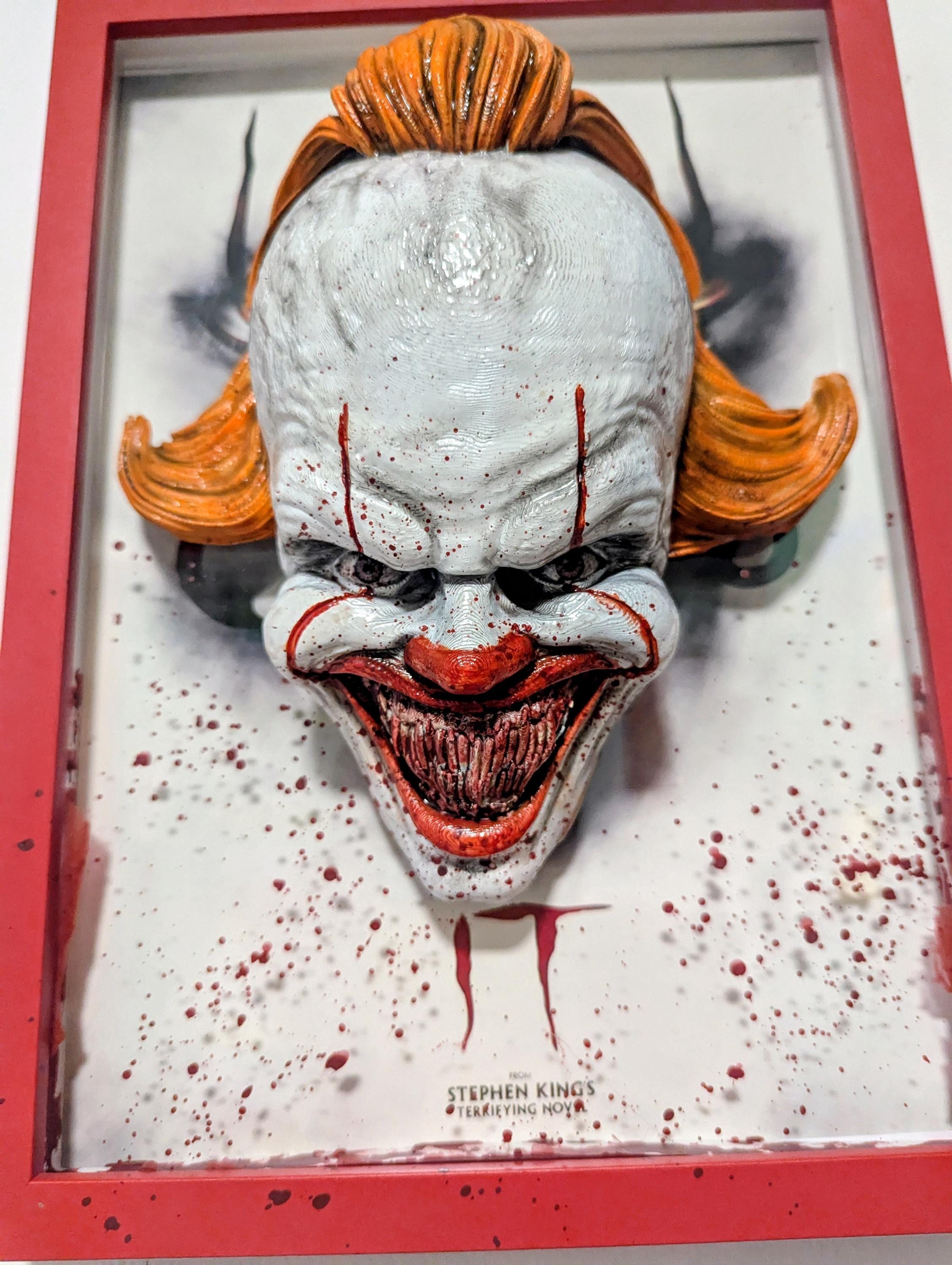 IT Pennywise – Quadro 3D Artistico • Fan Art Dipinta a Mano • 30×22×12 cm