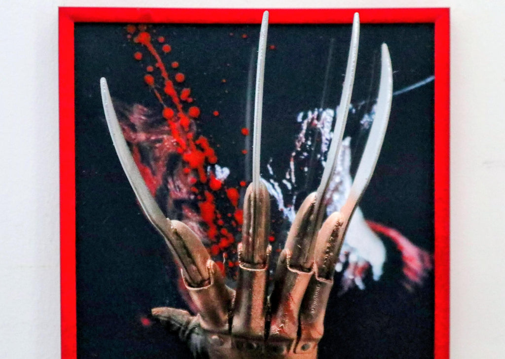 Freddy Krueger Guanto – Quadro 3D Artistico • Nightmare on Elm Street • Fan Art • 30×22×12 cm