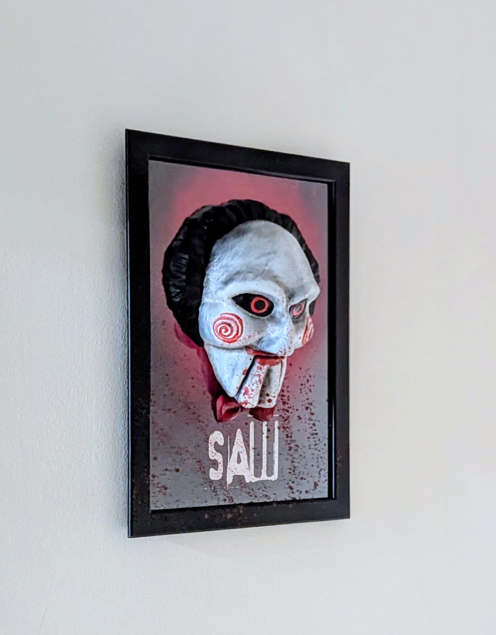 Saw Billy – Quadro 3D Artistico • Fan Art Dipinta a Mano • 30×22×12 cm