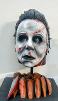 RELICS: The Last Cut - Michael Myers (Halloween 1978) — Busto 3D da collezione con basetta zucca e coltello, vista frontale | The Frame Beyond
