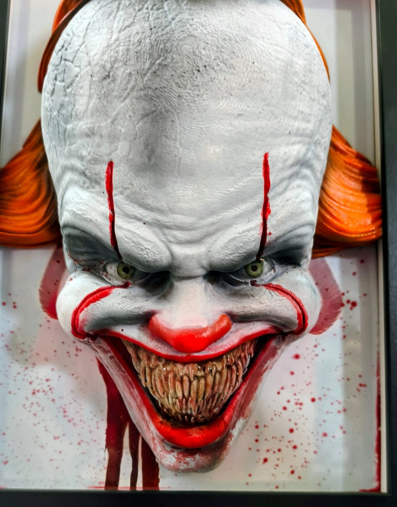 Nightmares in Frame - Pennywise (Modern) — Dettaglio viso e pittura artigianale | The Frame Beyond