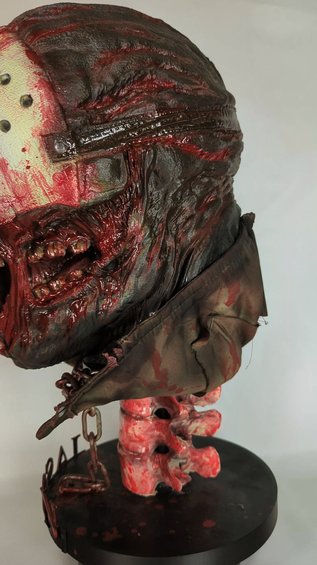 RELICS: The Damned – Jason Voorhees
Busto de Horror Pintado à Mão | Friday the 13th | The Frame Beyond