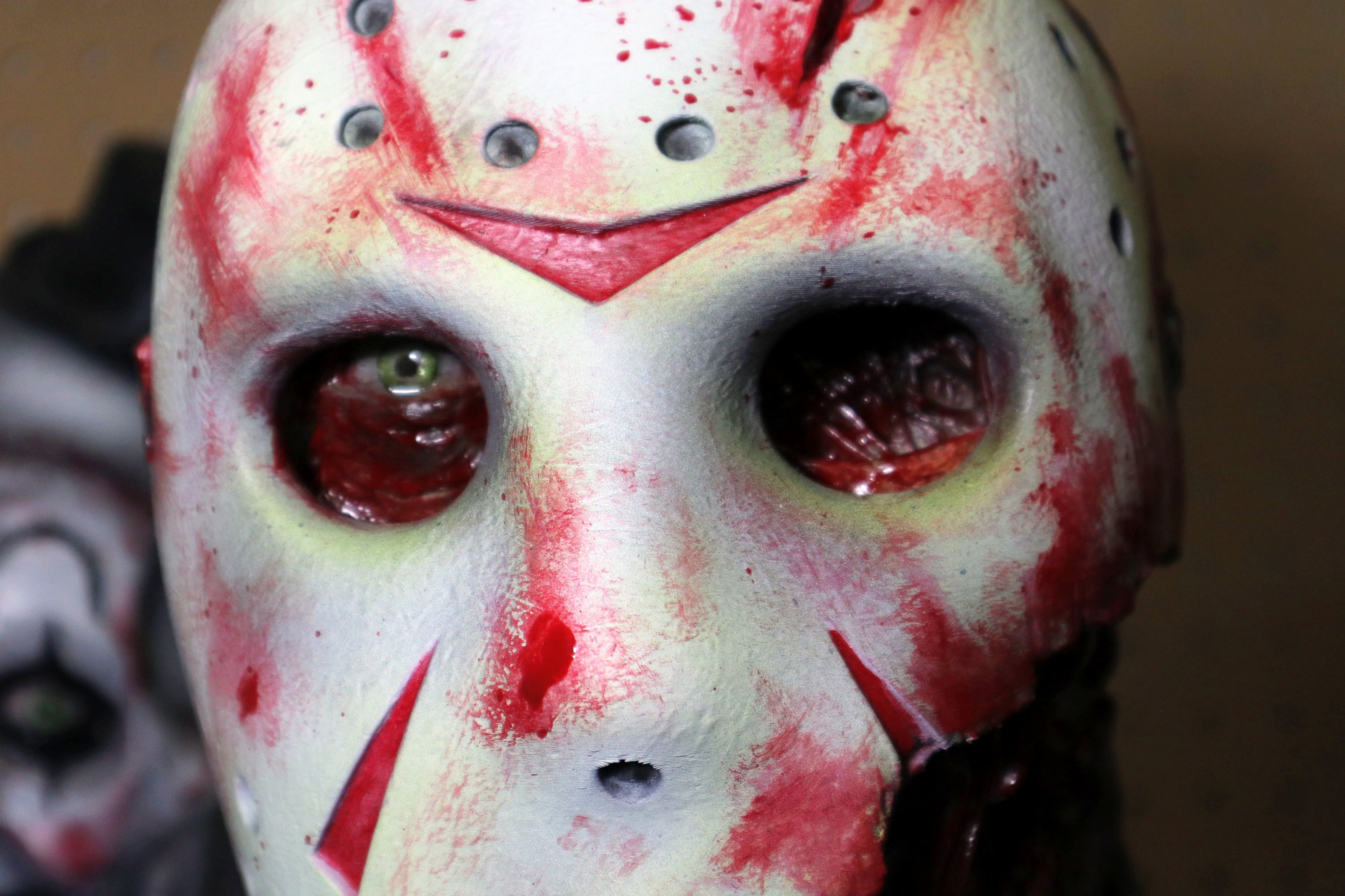 RELICS: The Damned – Jason Voorhees
Busto de Horror Pintado à Mão | Friday the 13th | The Frame Beyond