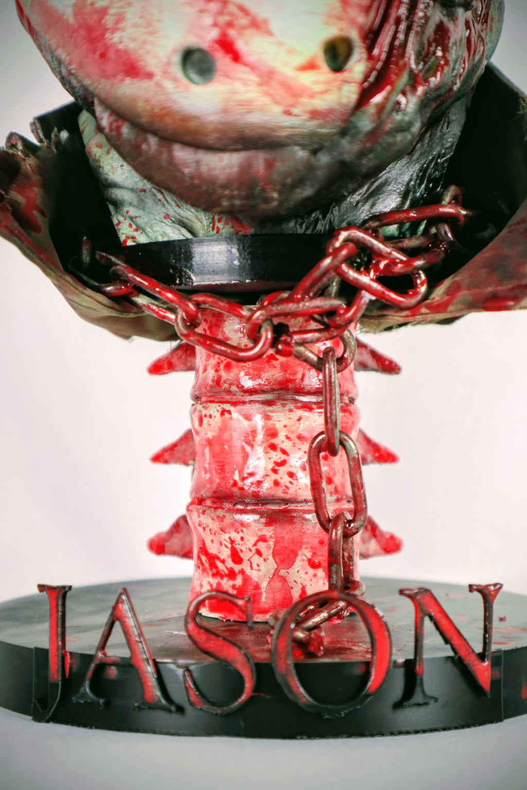 RELICS: The Damned – Jason Voorhees
Busto de Horror Pintado à Mão | Friday the 13th | The Frame Beyond