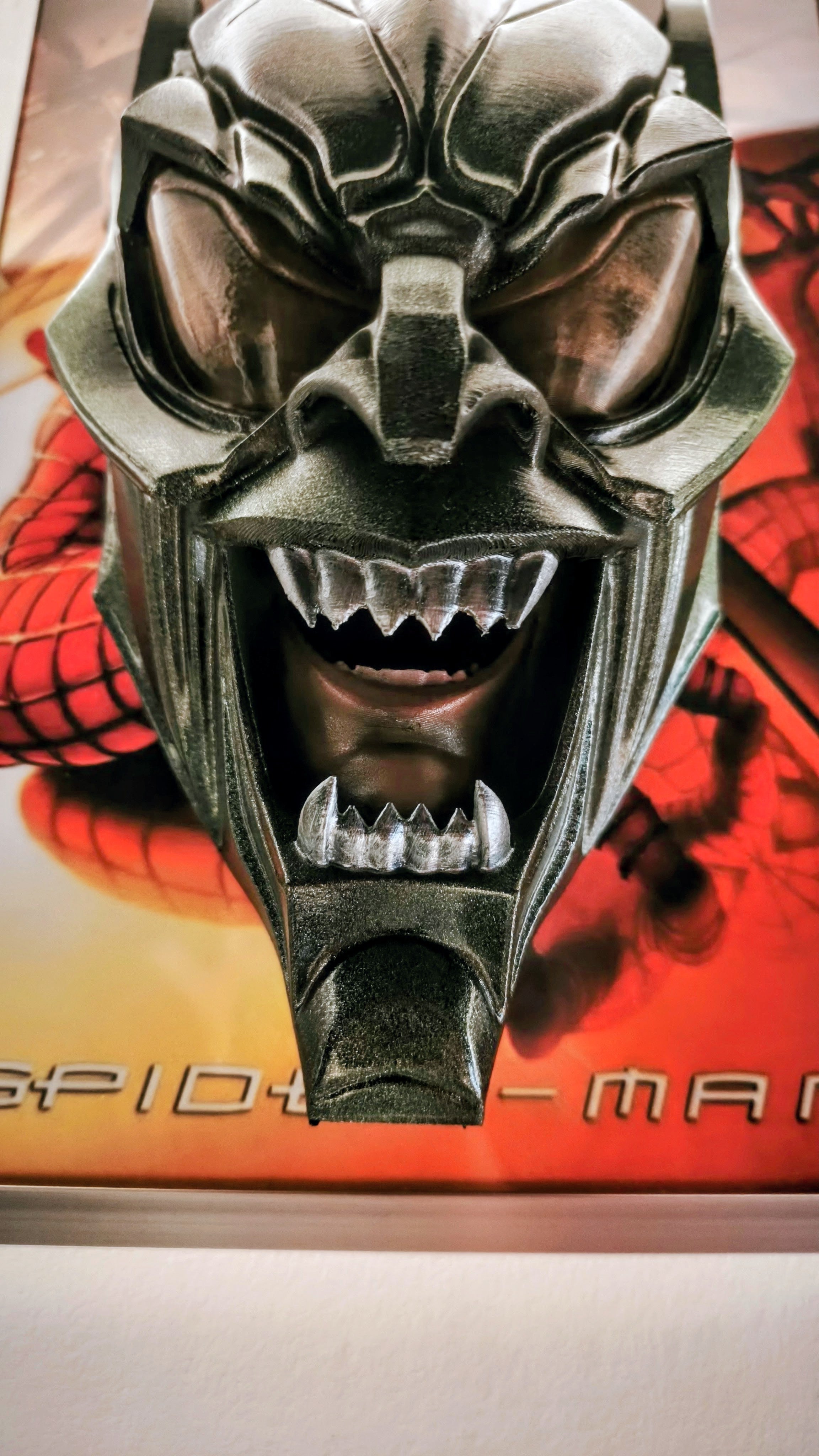 Spider-Man 2002 3D Wall Art - Green Goblin Handmade Frame | Framed Cults — Vista angolare | The Frame Beyond