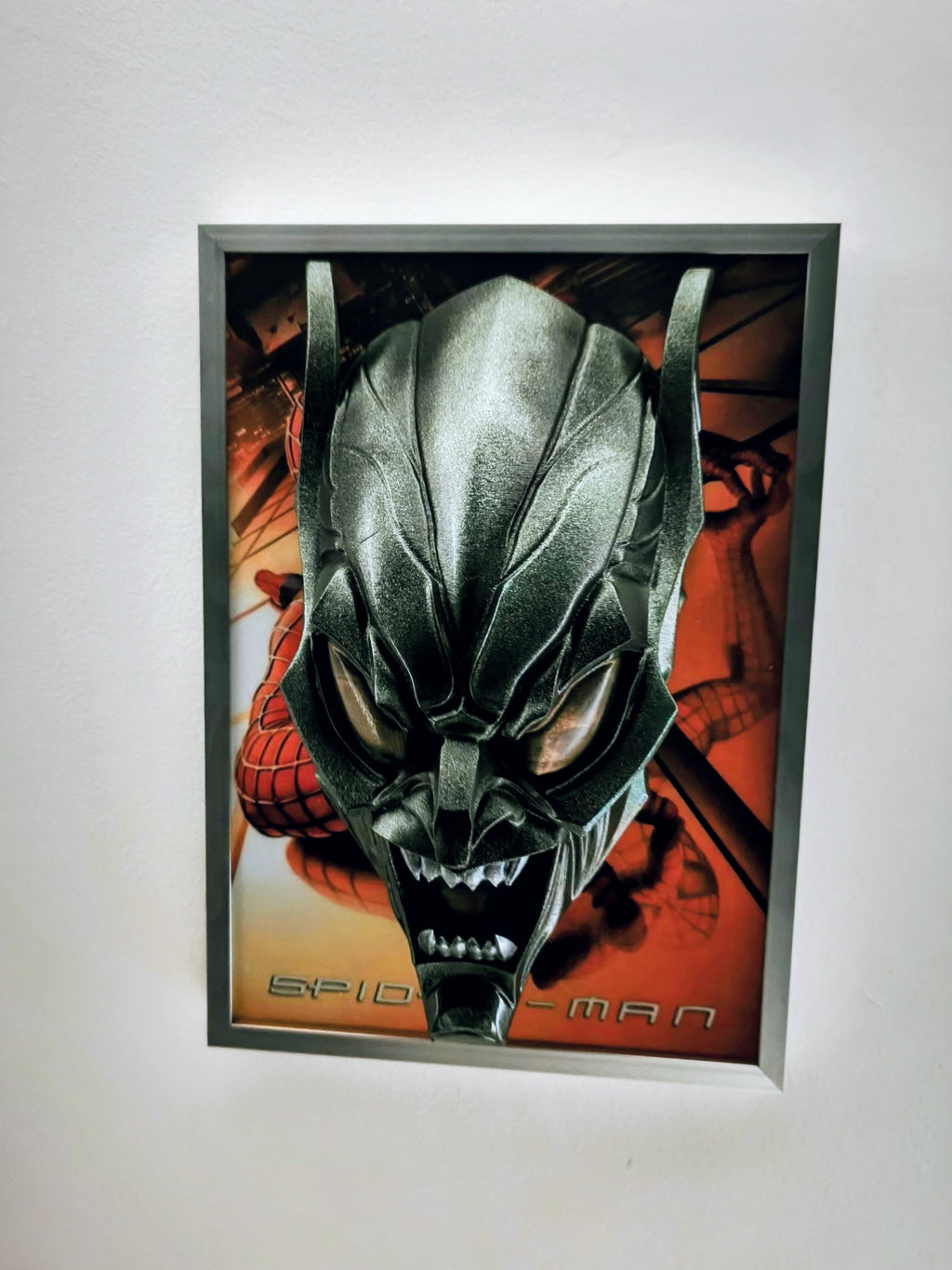 Spider-Man 2002 3D Wall Art - Green Goblin Handmade Frame | Framed Cults — Dettaglio pittura | The Frame Beyond