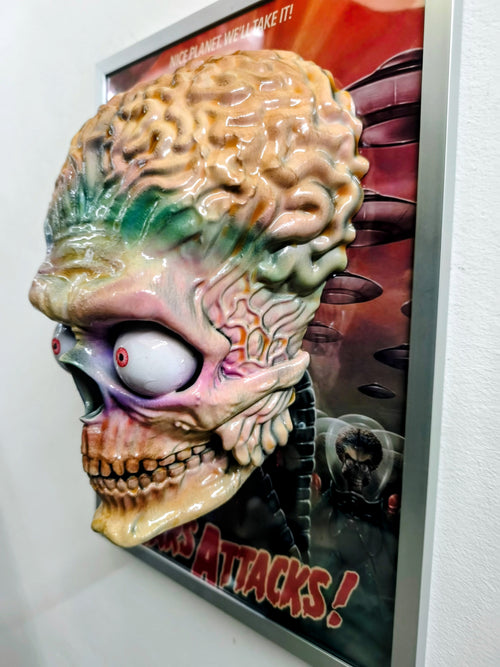 Nightmares in Frame - Mars Attack Alien — Dettaglio laterale | The Frame Beyond