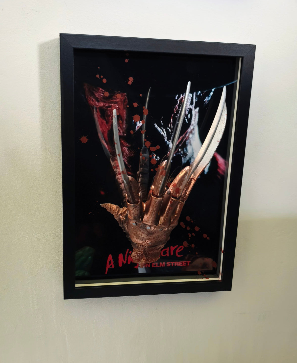Nightmares in Frame - Luva do Freddy Krueger