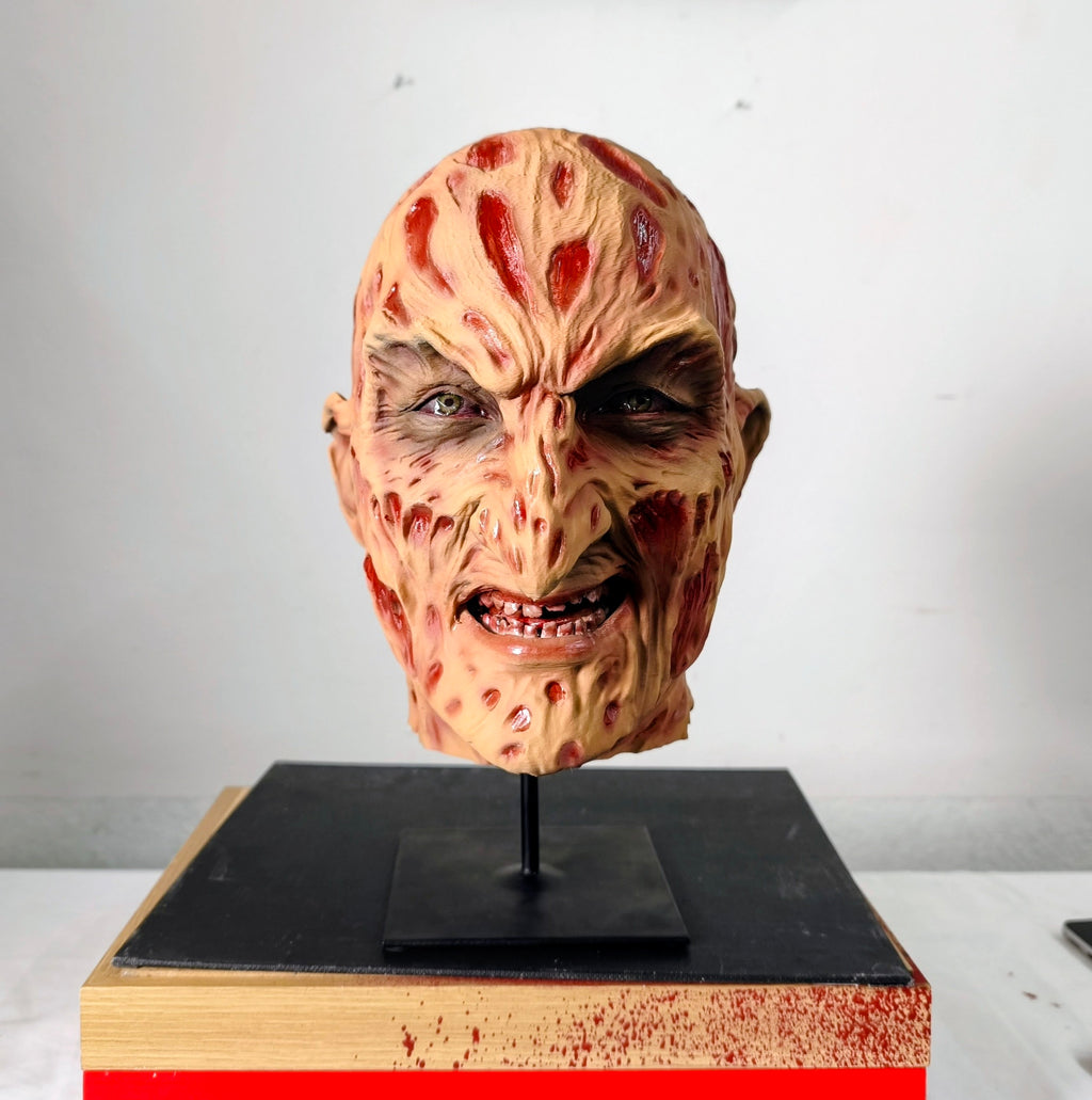 The Exhibit - Freddy Krueger — Dettaglio pittura | The Frame Beyond