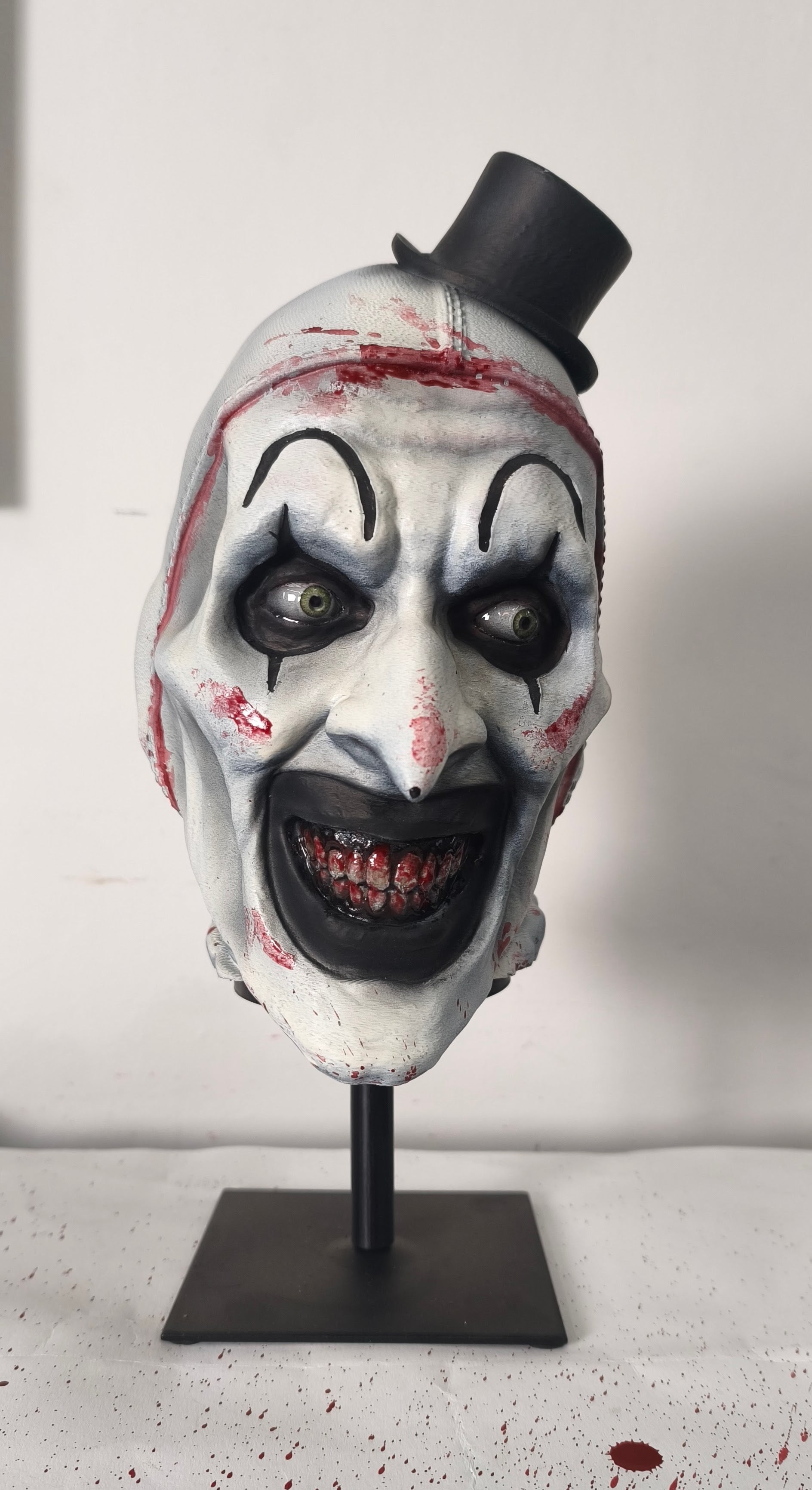 The Exhibit - Art the Clown — Vista completa | The Frame Beyond