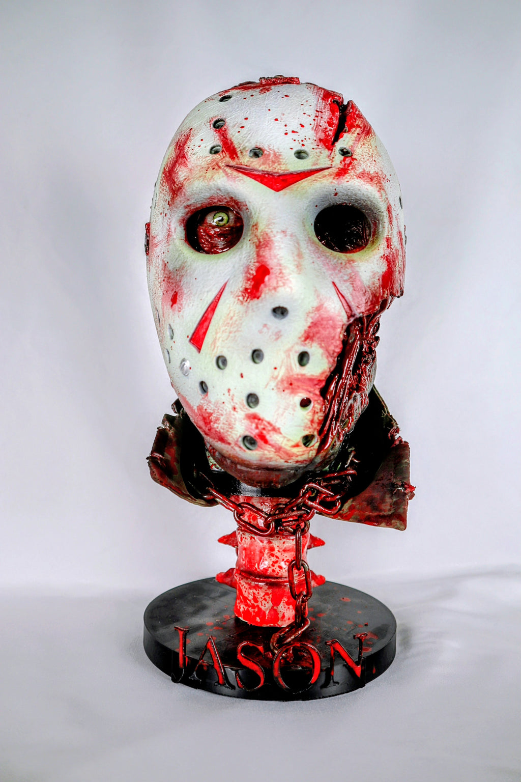 RELICS: The Damned – Jason Voorhees
Busto de Horror Pintado à Mão | Friday the 13th | The Frame Beyond