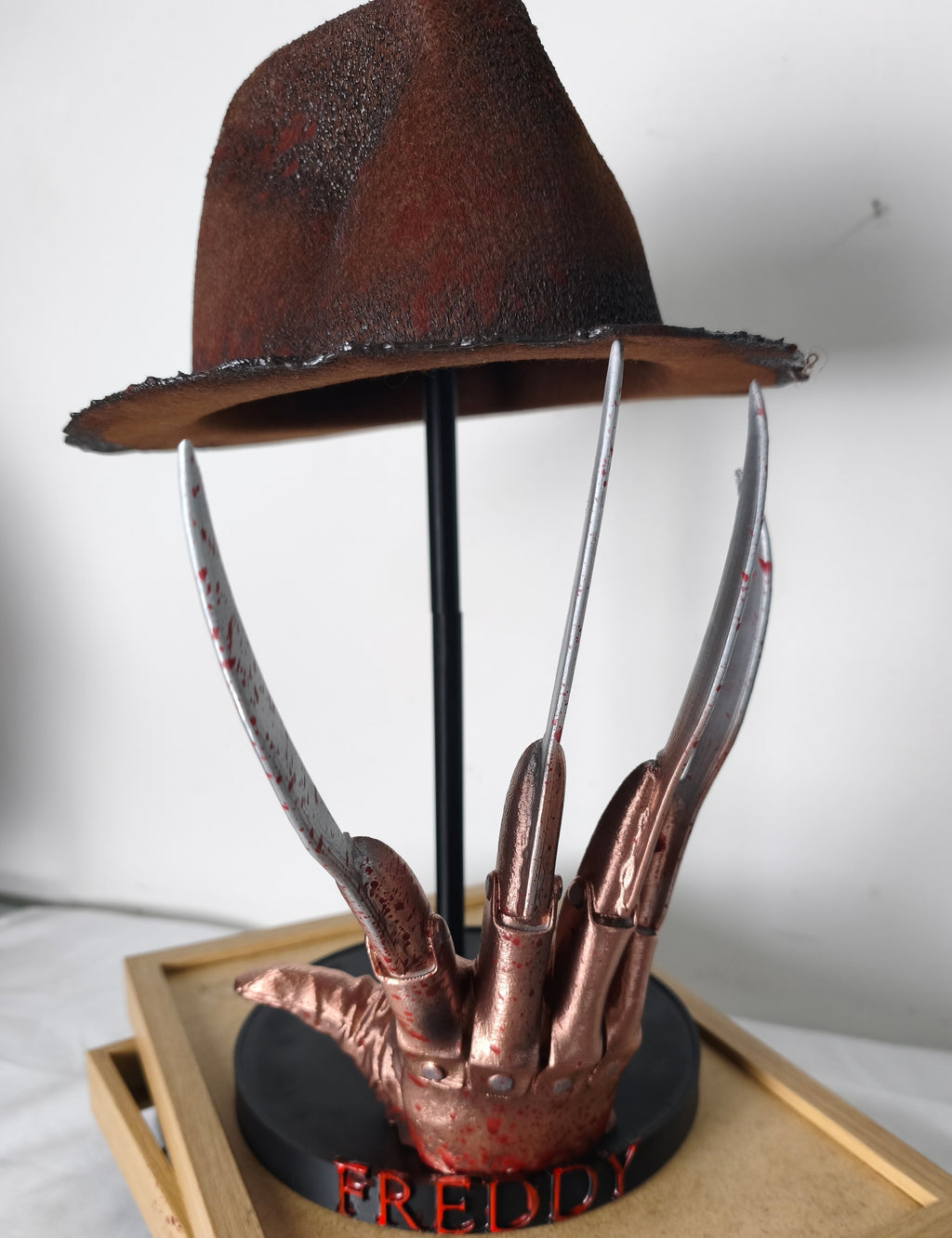 RELICS: The Last Cut - Freddy Krueger — Dettaglio artigianale | The Frame Beyond