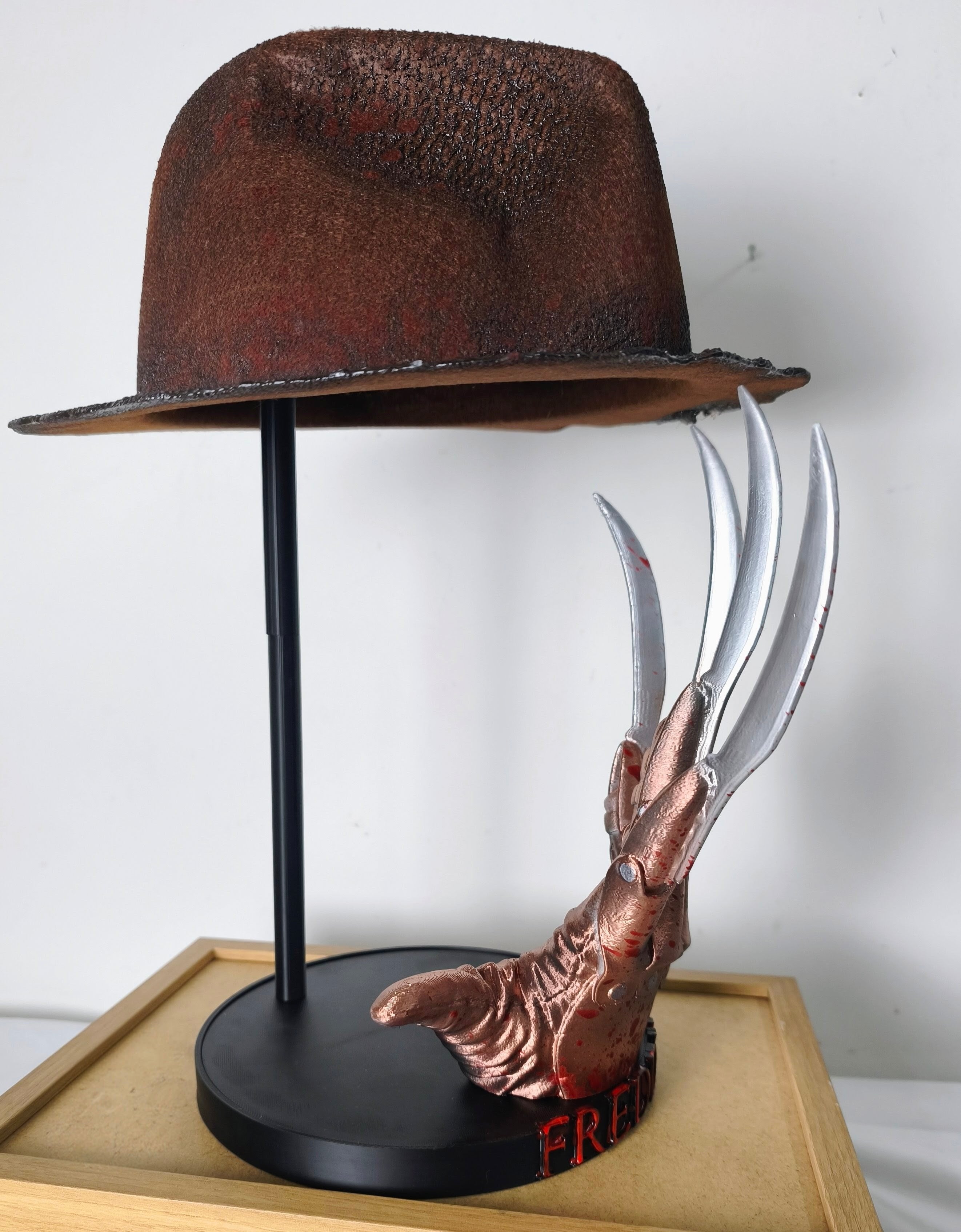 RELICS: The Last Cut - Freddy Krueger — Vista in primo piano | The Frame Beyond