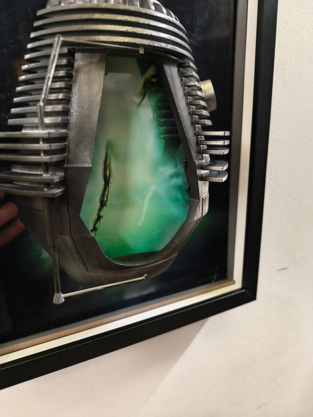 Nightmares in Frame - Telepod (The Fly 3D Wall Art) — Dettaglio pittura | The Frame Beyond