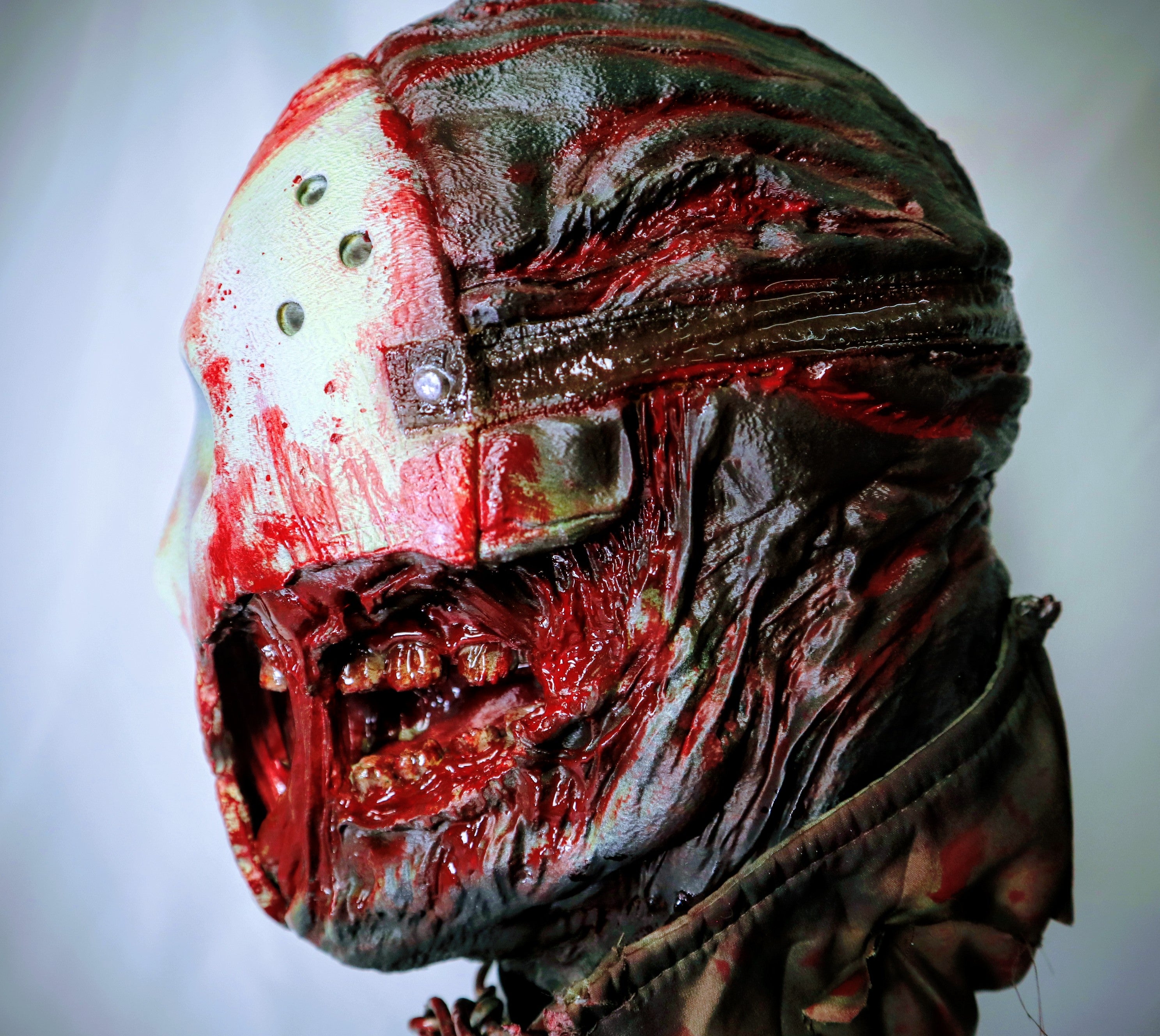 RELICS: The Damned – Jason Voorhees
Busto de Horror Pintado à Mão | Friday the 13th | The Frame Beyond