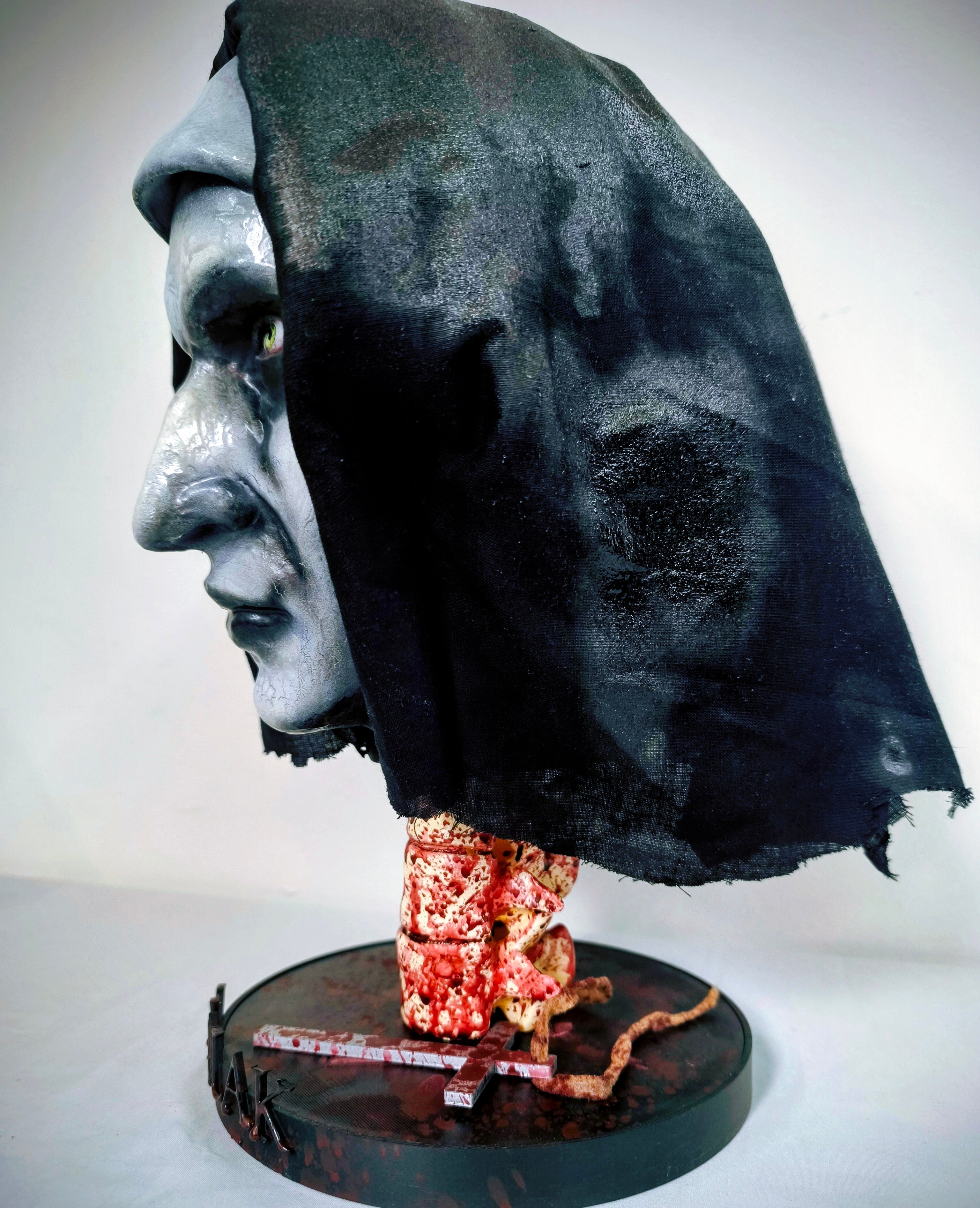Valak ( The Nun) - RELICS: The Last Cut — Dettaglio finitura | The Frame Beyond