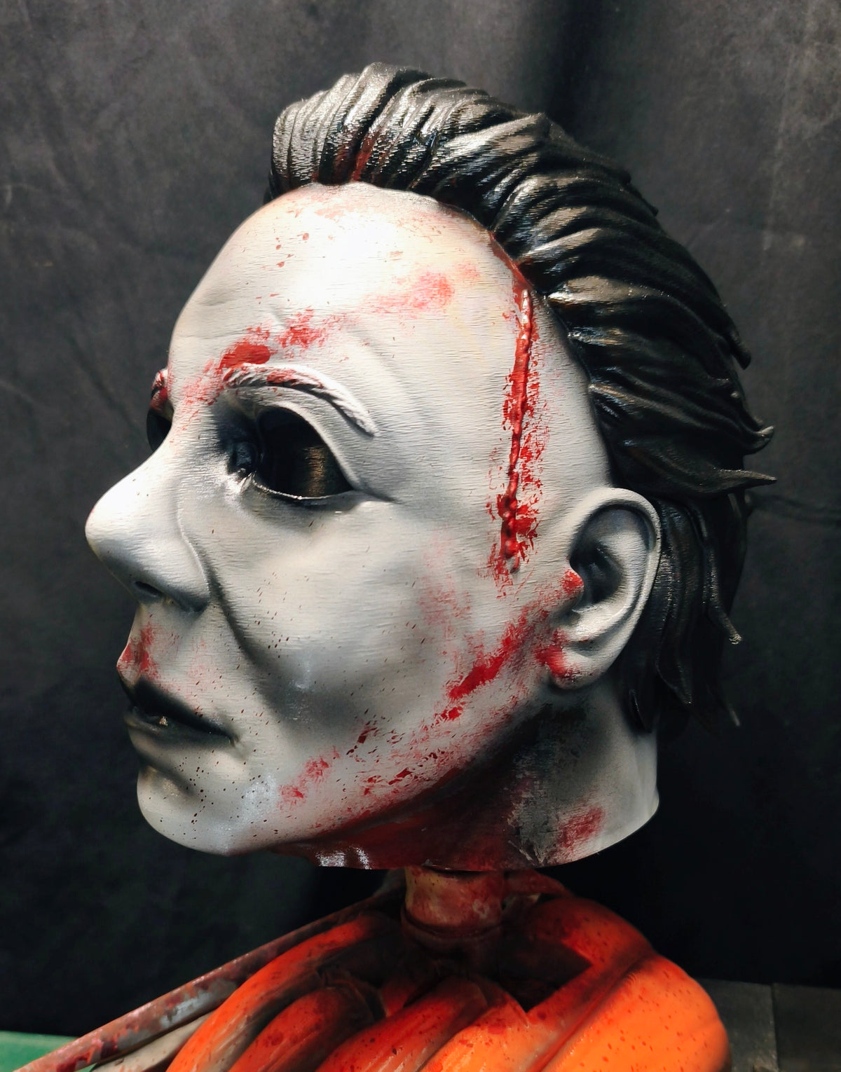RELICS: The Last Cut - Michael Myers (Halloween 1978) | Busto 3D da Collezione con Base Zucca e Coltello