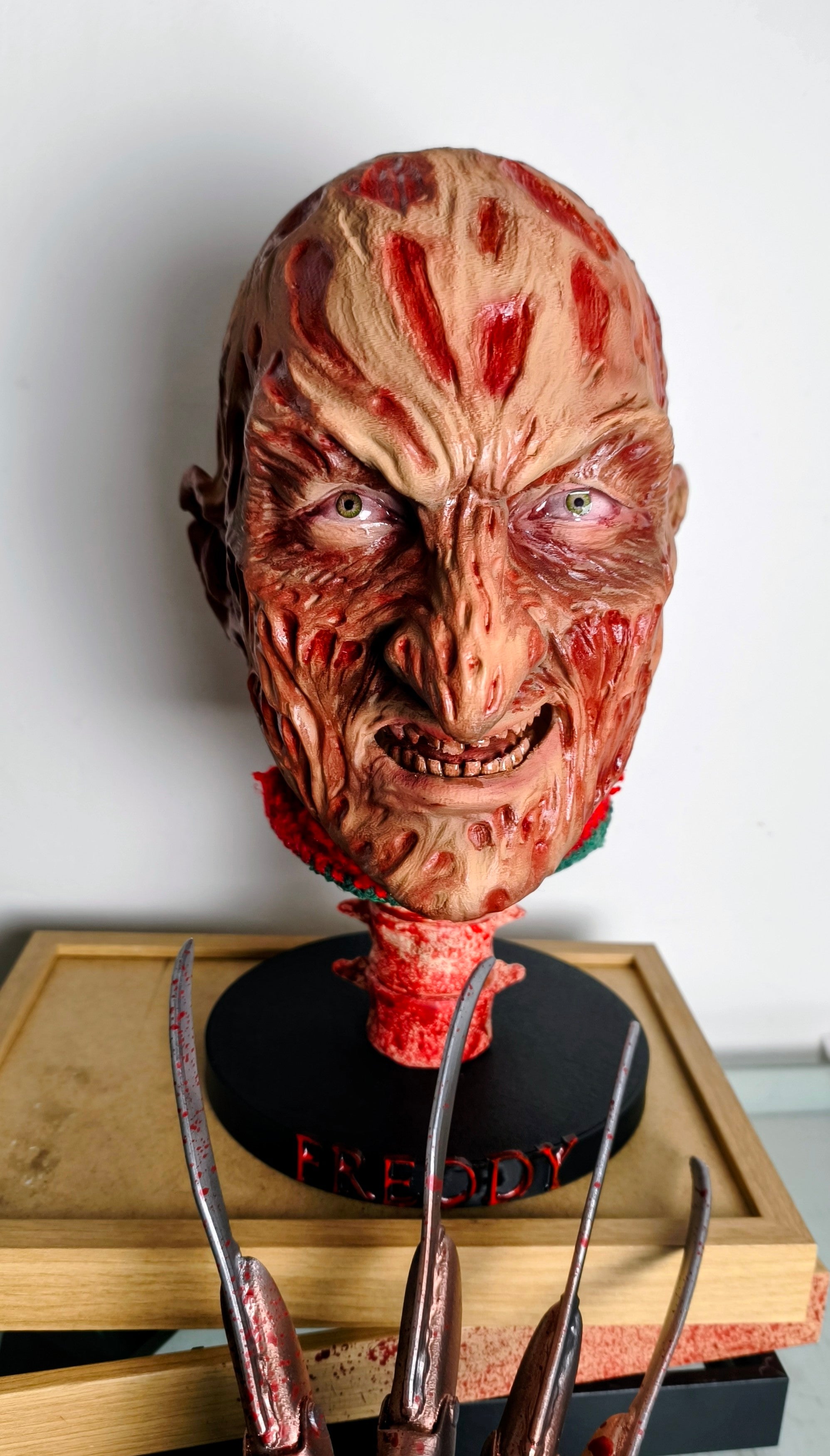 RELICS: The Last Cut - Freddy Krueger — Vista dall'alto | The Frame Beyond