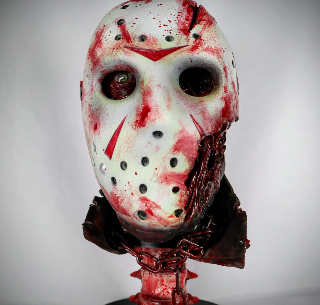 RELICS: The Damned – Jason Voorhees
Busto de Horror Pintado à Mão | Friday the 13th | The Frame Beyond