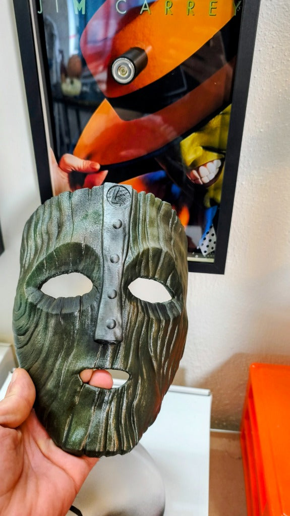 Framed Cults - The Mask — Quadro 3D Dettaglio maschera magnetica rimovibile e interattiva | The Frame Beyond
