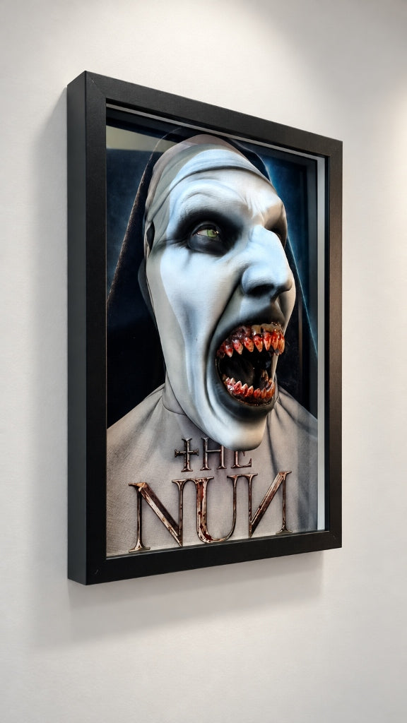 Nightmares in Frame - Valak II — Dettaglio sbalzo tridimensionale e cornice nera profonda | The Frame Beyond